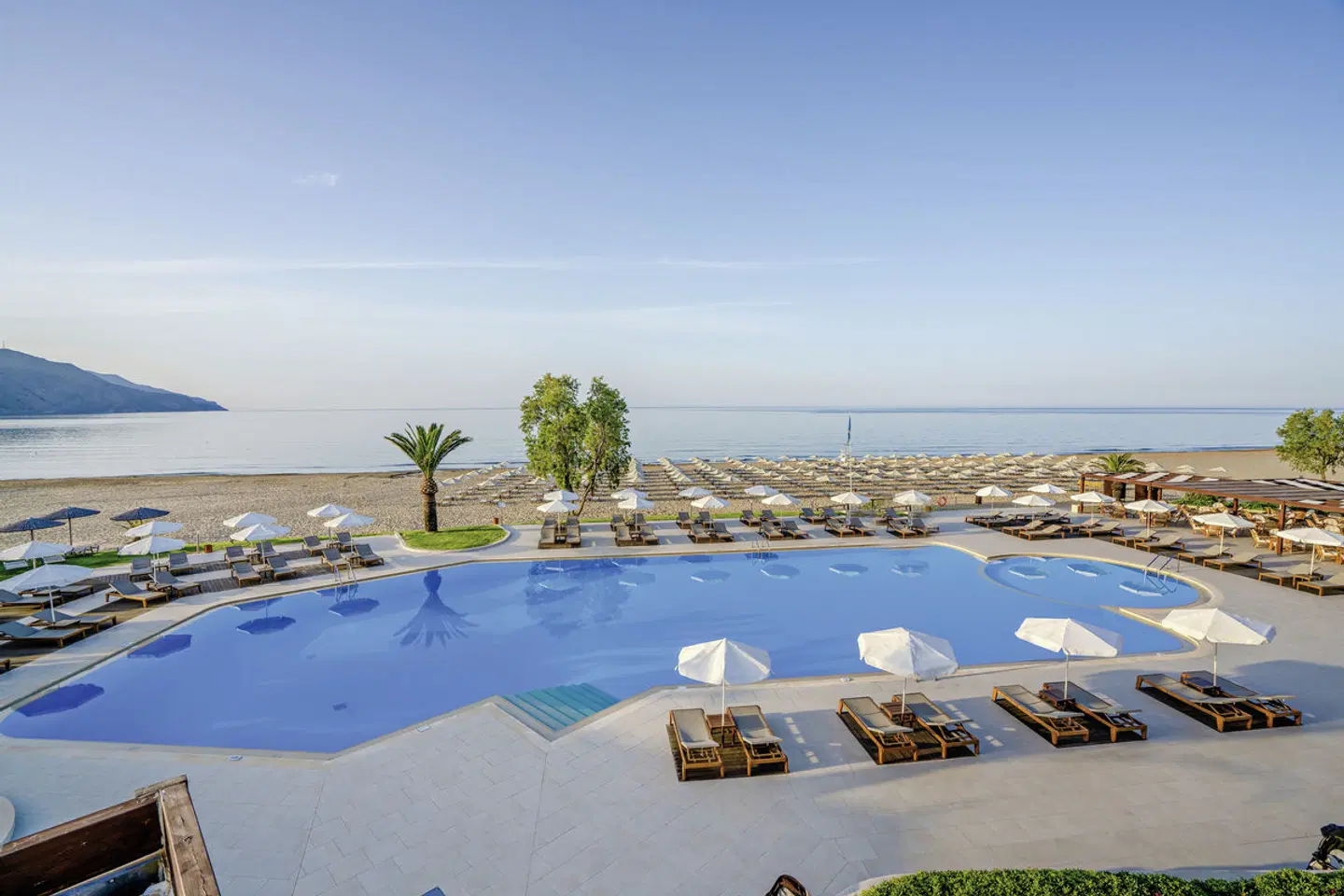 Pilot Beach Resort OUTDOOR_POOL