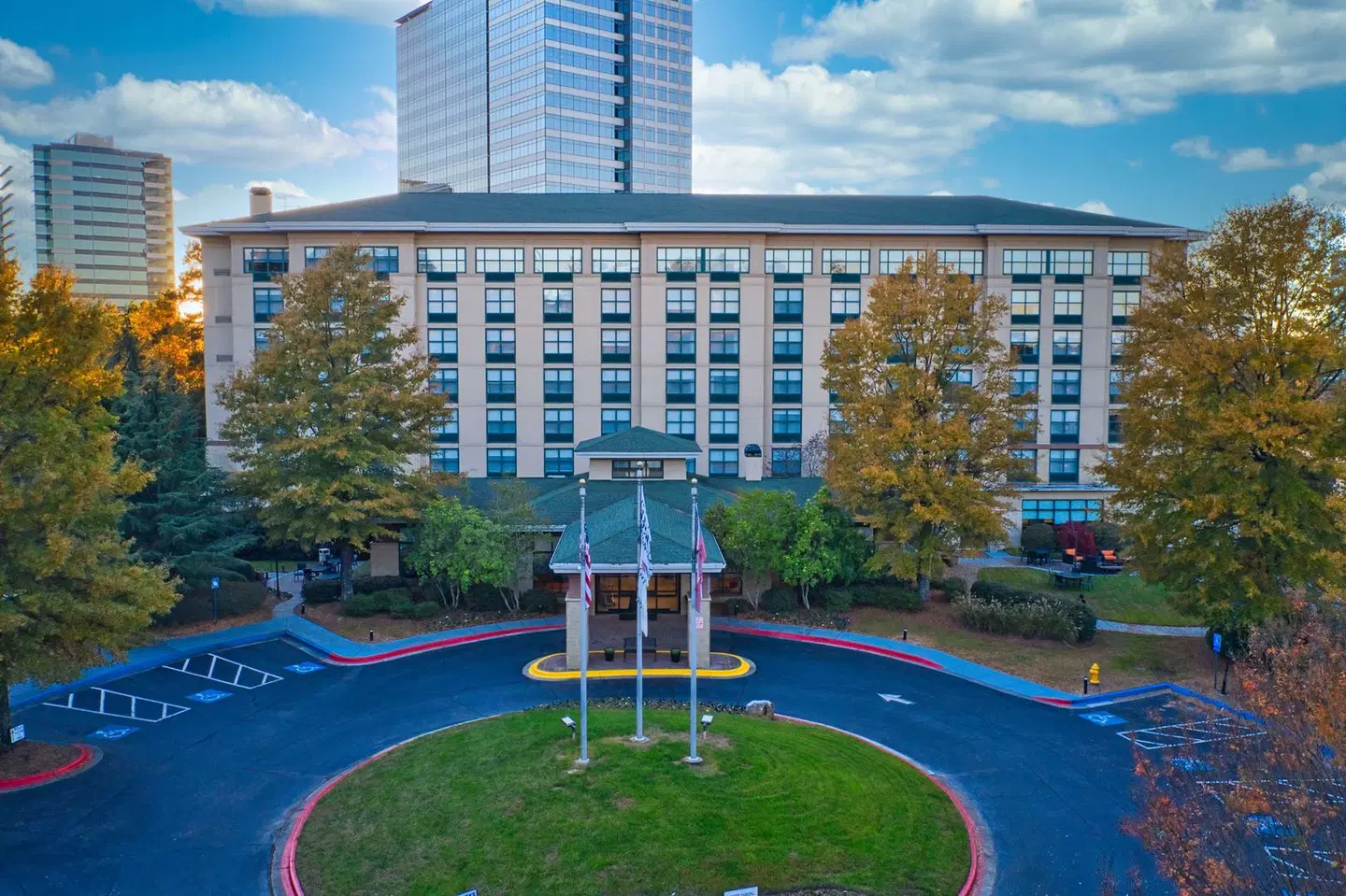 Hilton Garden Inn Atlanta Perimeter Center EXTERIOR