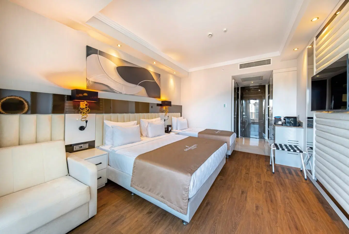 Serenity Queen Hotel ROOM_EXAMPLE