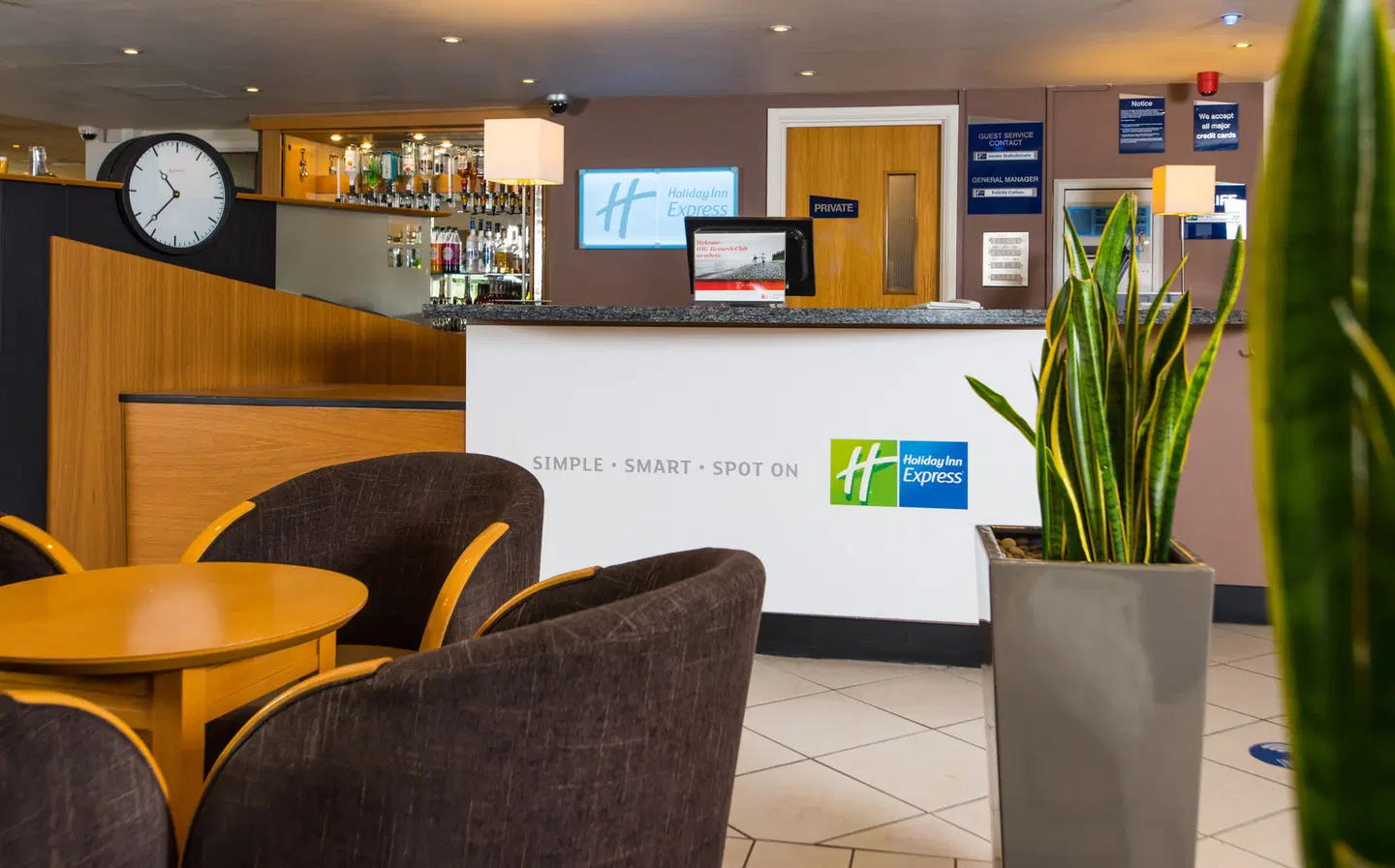 Holiday Inn Express Gloucester - South LOUNGE_LOBBY