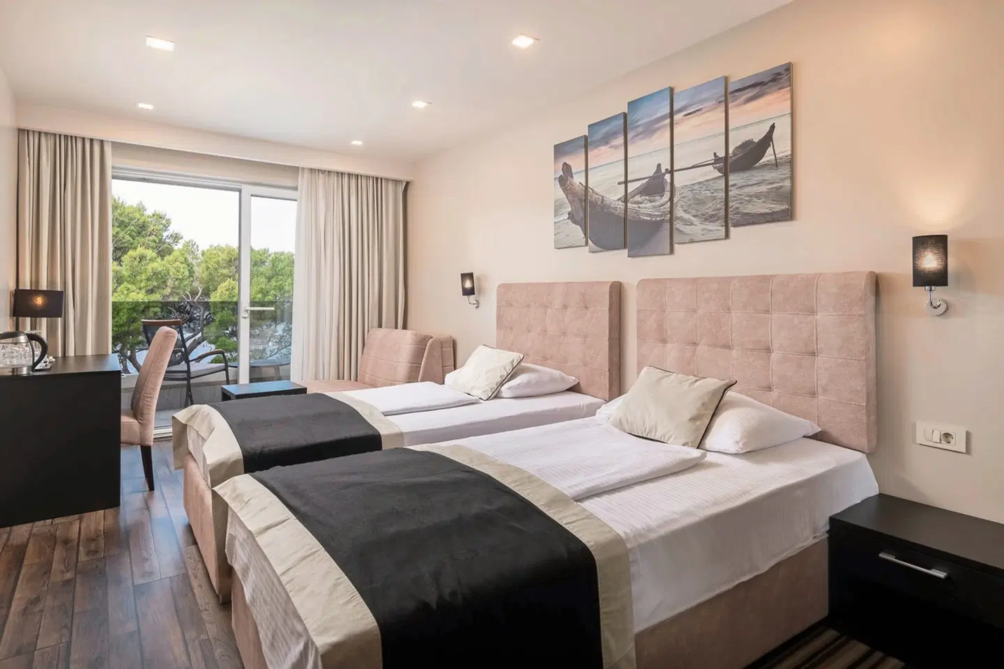 Central Beach 9 ROOM_EXAMPLE