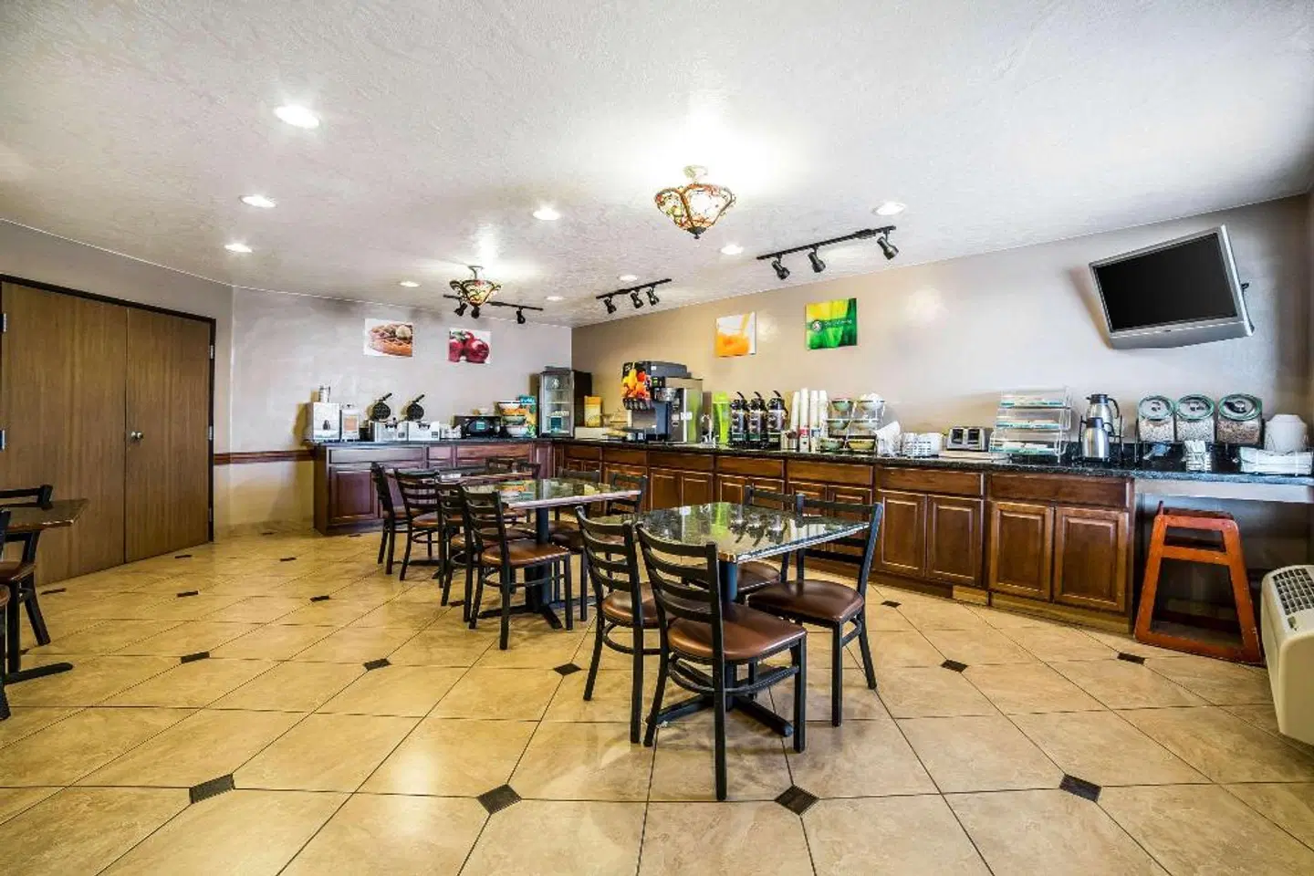 Quality Inn Zion Park Area Bar