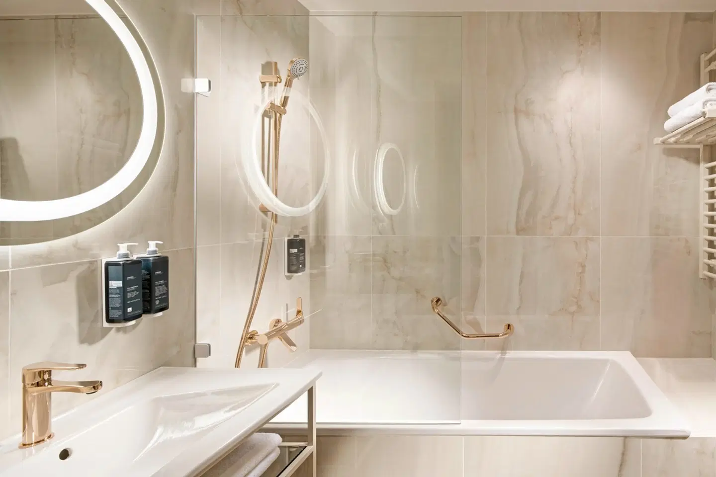 Mamaison Hotel Riverside Prague Badezimmer