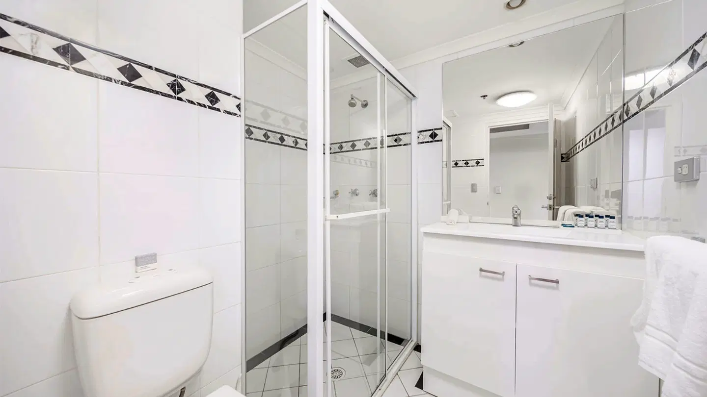 Oaks Sydney Castlereagh Suites Badezimmer
