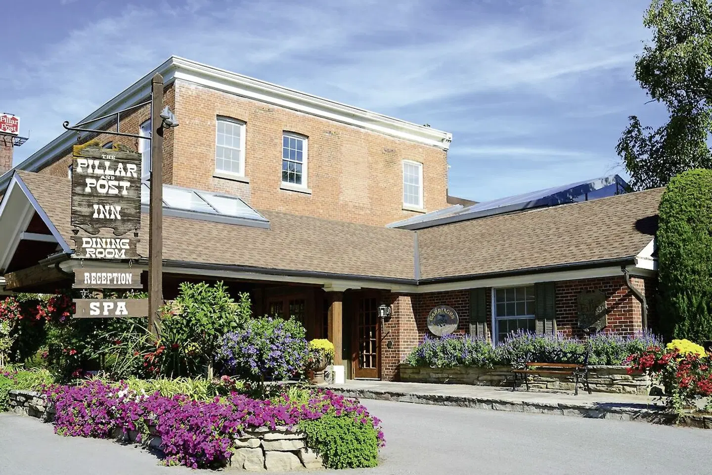 Pillar and Post Inn EXTERIOR