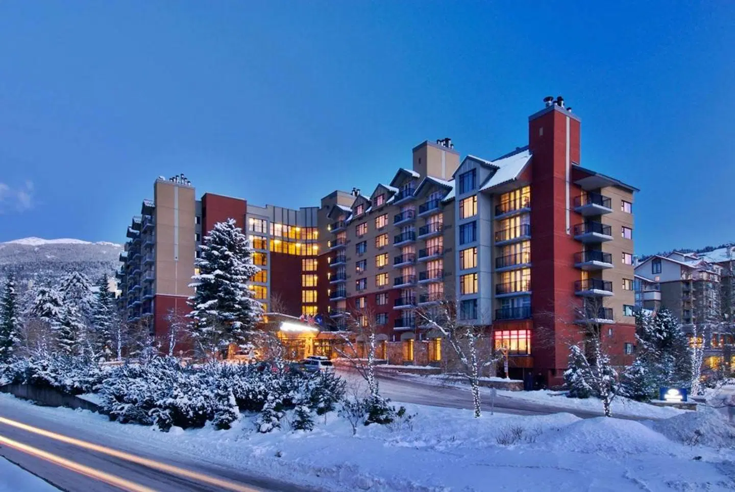Hilton Whistler Resort & Spa EXTERIOR