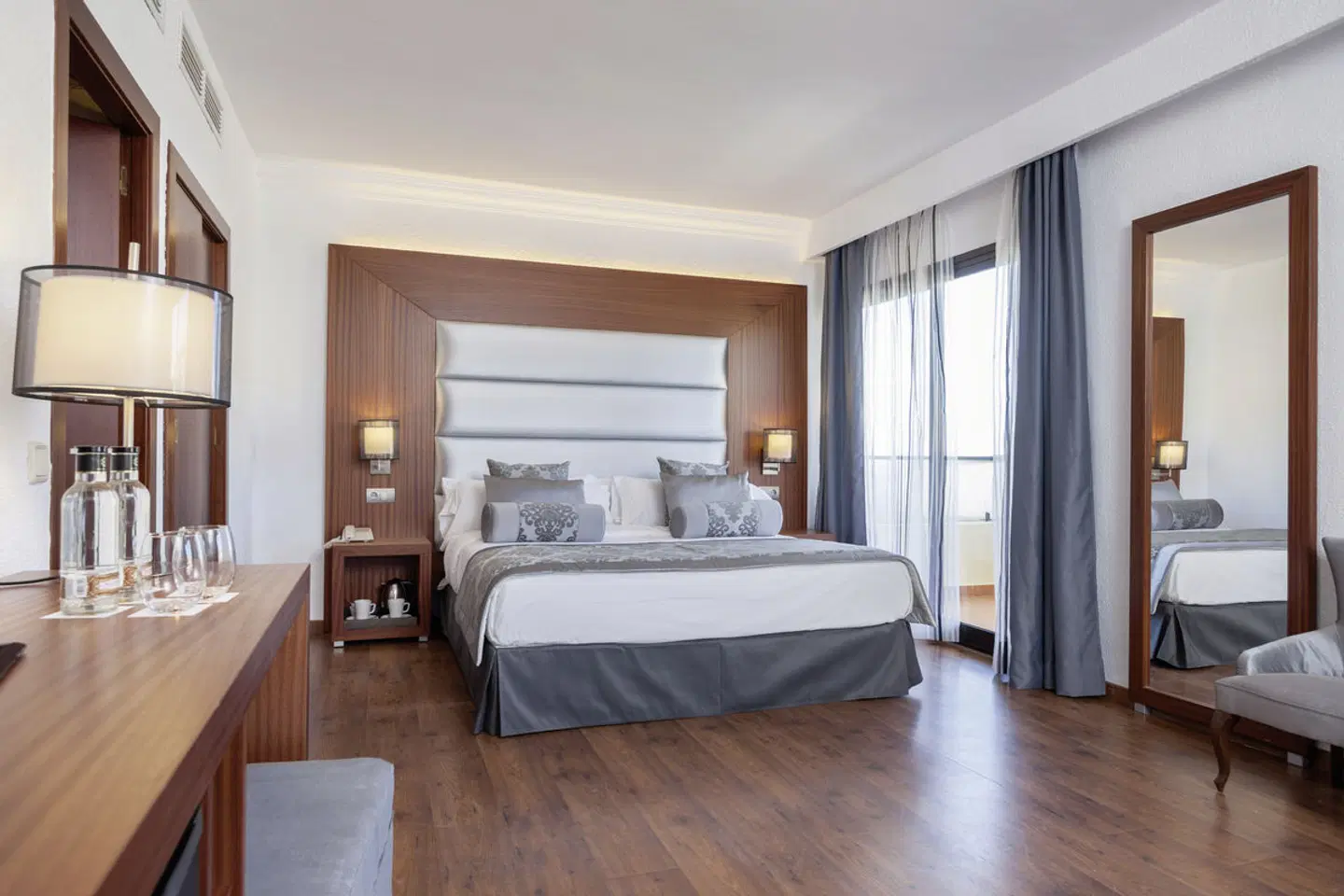 Zafiro Rey Don Jaime ROOM_EXAMPLE