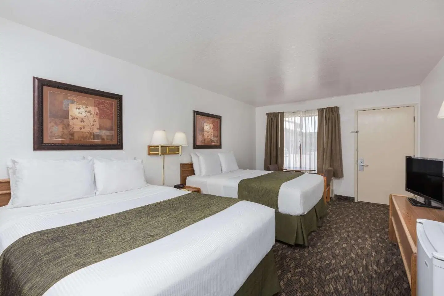 Super 8 by Wyndham Fort Bragg ROOM_EXAMPLE
