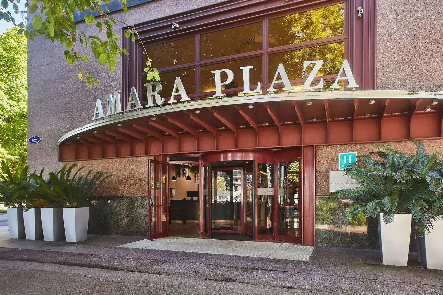 Silken Amara Plaza EXTERIOR