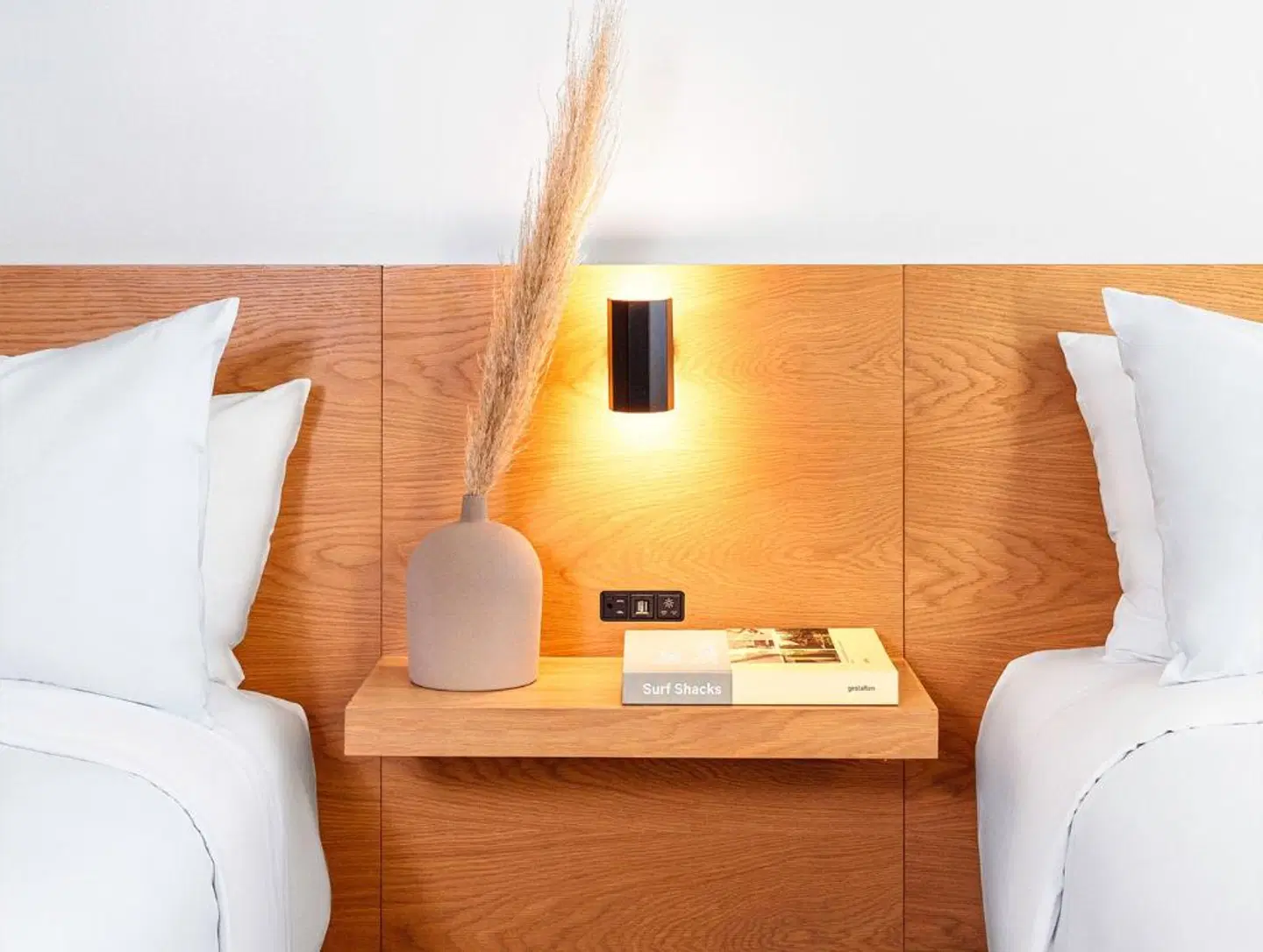 Hotel June ROOM_EXAMPLE