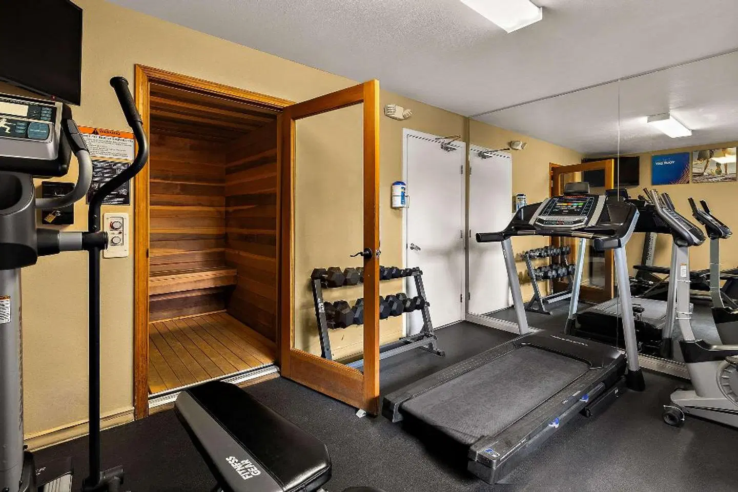 Comfort Inn & Suites Sequoia Kings Canyon SPORTS_AND_LEISURE