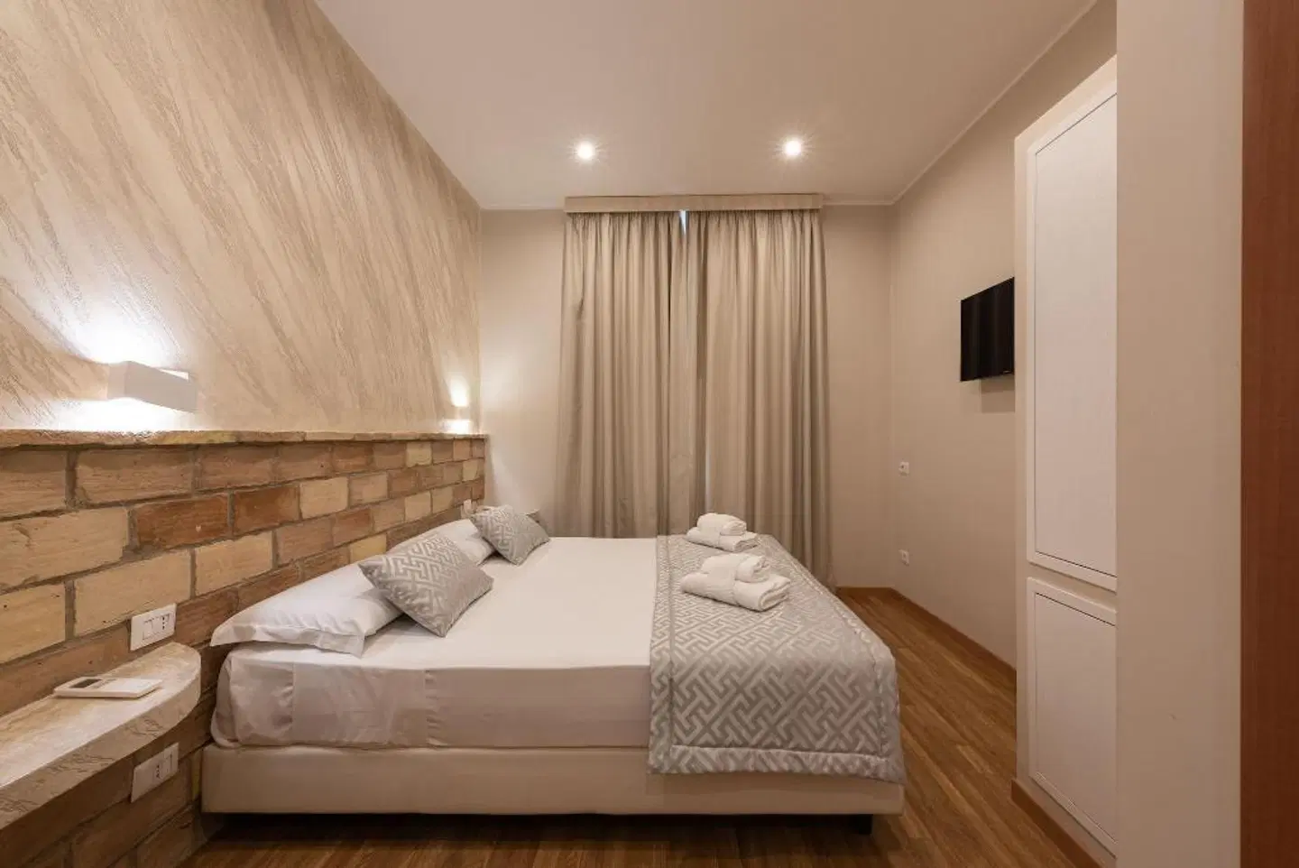 Top Floor Colosseo Guesthouse ROOM_EXAMPLE