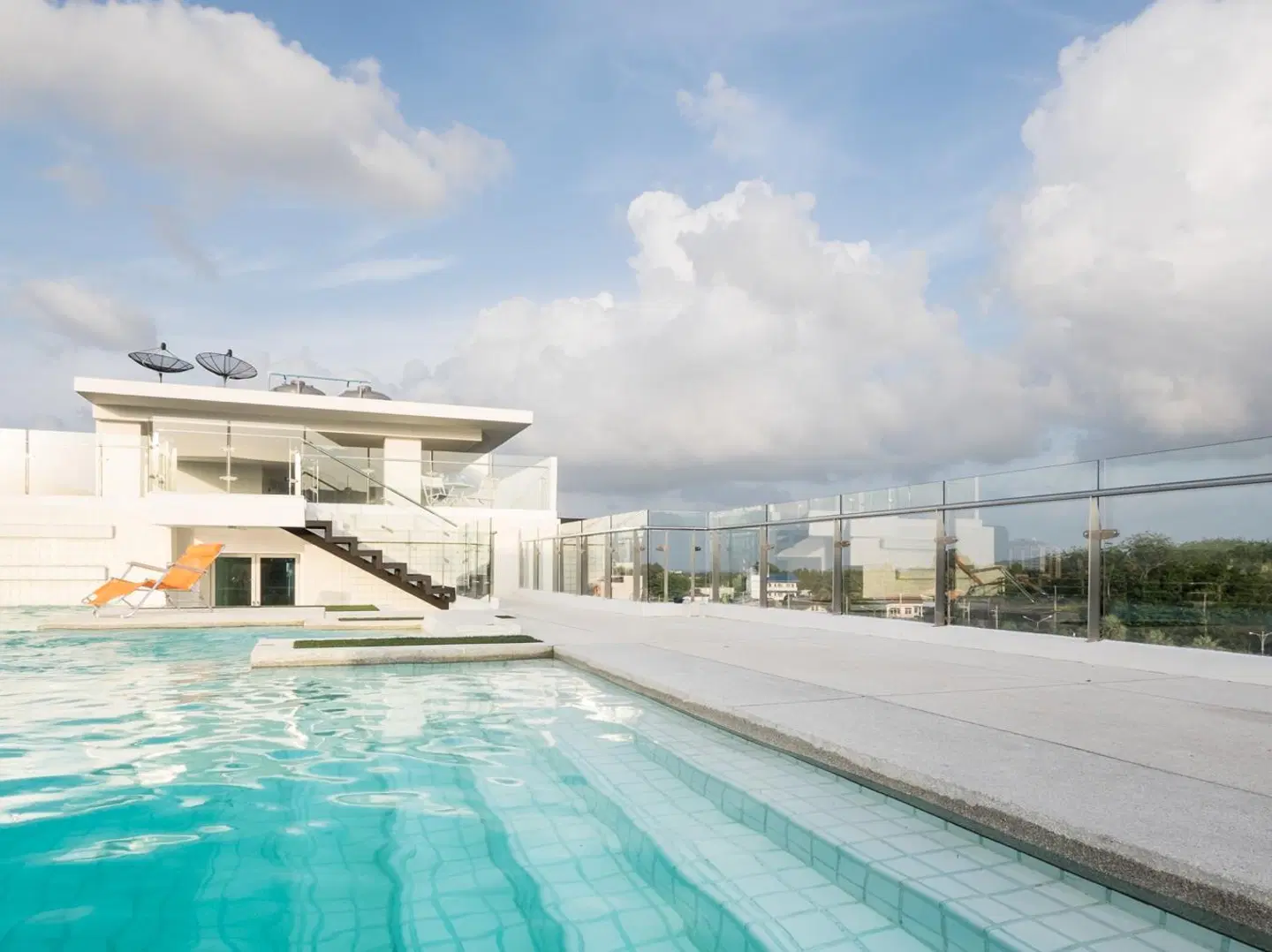 Modern Thai Suites OUTDOOR_POOL