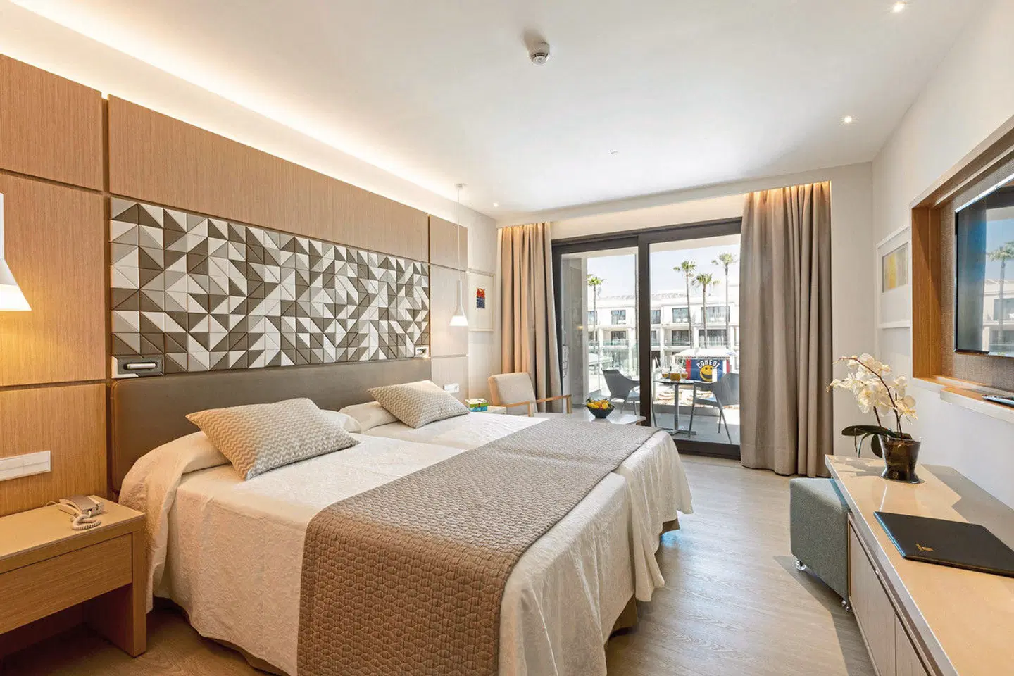 Hipotels Barrosa Park ROOM_EXAMPLE