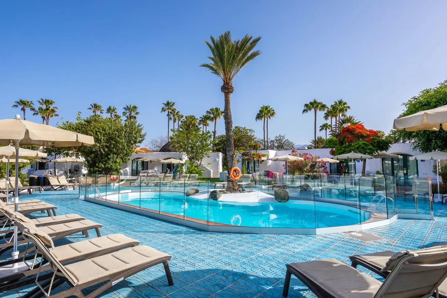 MUR Parque Romantico Bungalows OUTDOOR_POOL