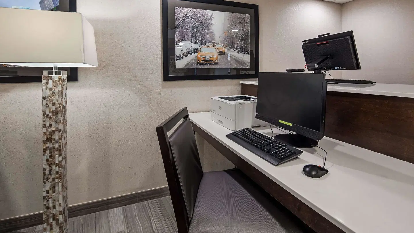 Best Western Paramus Hotel & Suites ROOM_EXAMPLE