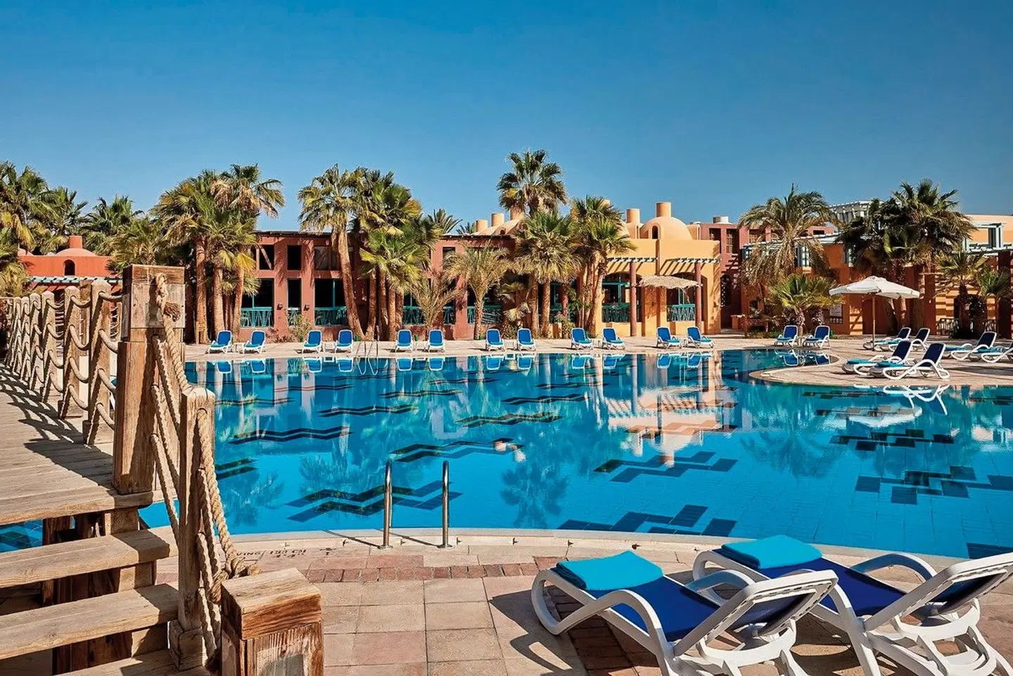 Sheraton Miramar Resort El Gouna OUTDOOR_POOL