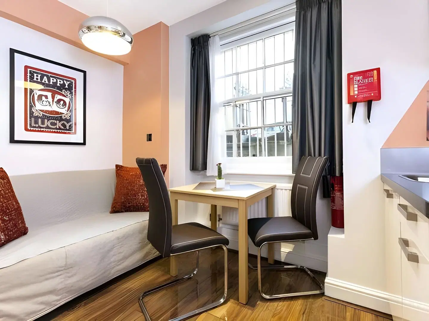 Notting Hill Gate ROOM_EXAMPLE