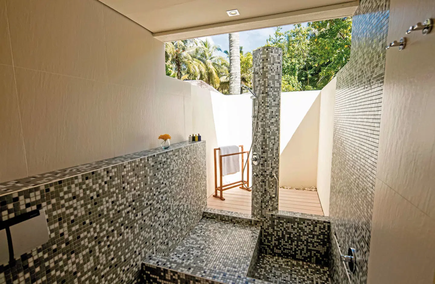 Holiday Inn Resort Kandooma Maldives ROOM_EXAMPLE