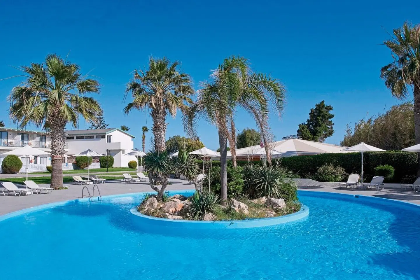 Blue Bay Beach Resort OUTDOOR_POOL