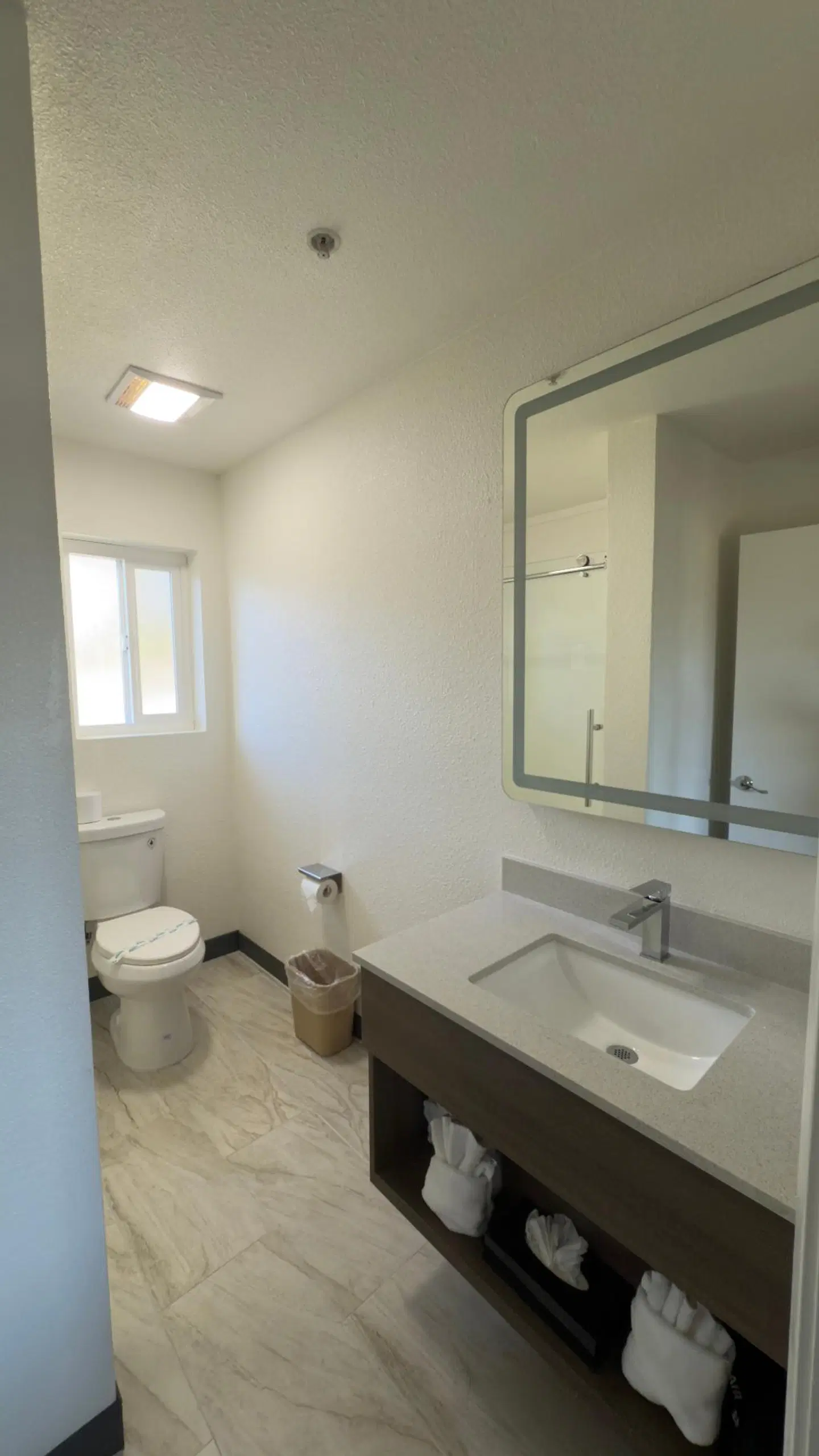 Mission Inn San Luis Obispo Badezimmer