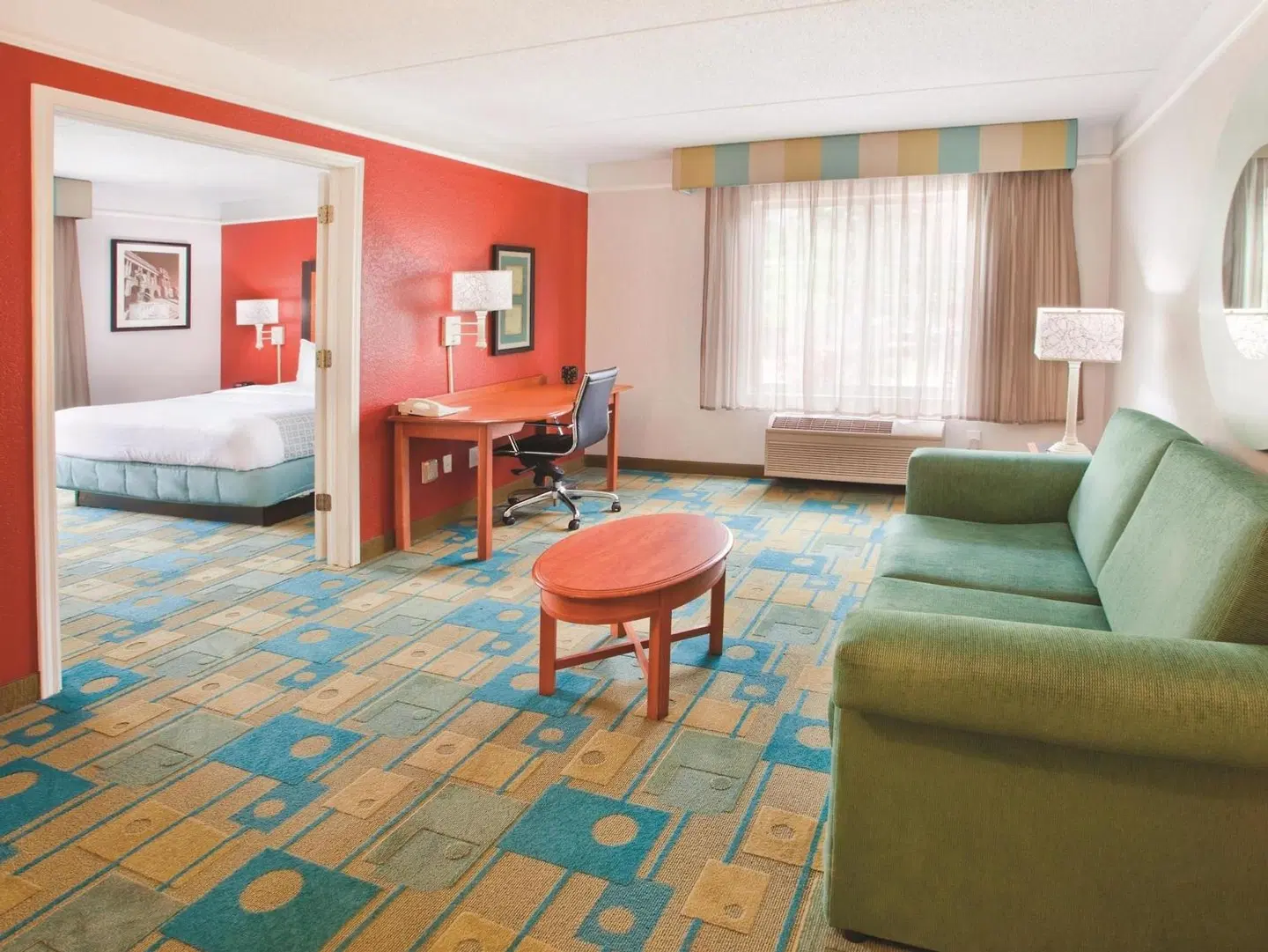 La Quinta Inn & Suites Charlotte Airport South ROOM_EXAMPLE