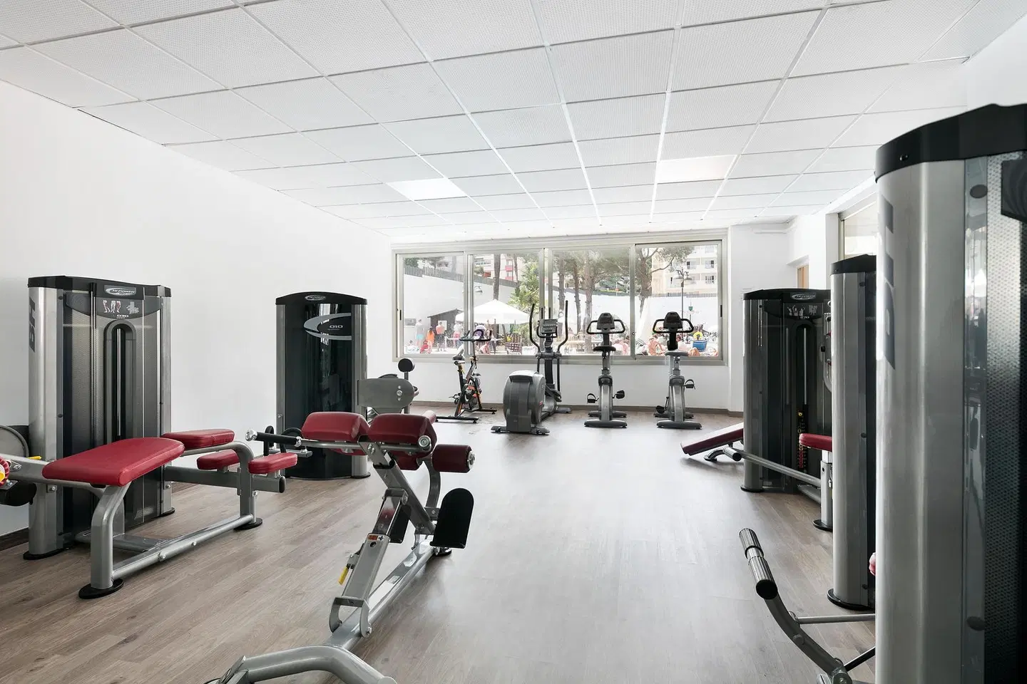 Oasis Park SPORTS_AND_LEISURE