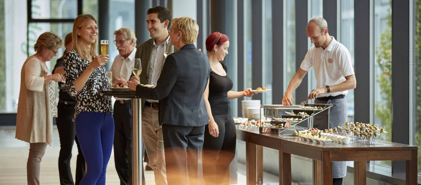 Holiday Inn Zürich - Messe PEOPLE