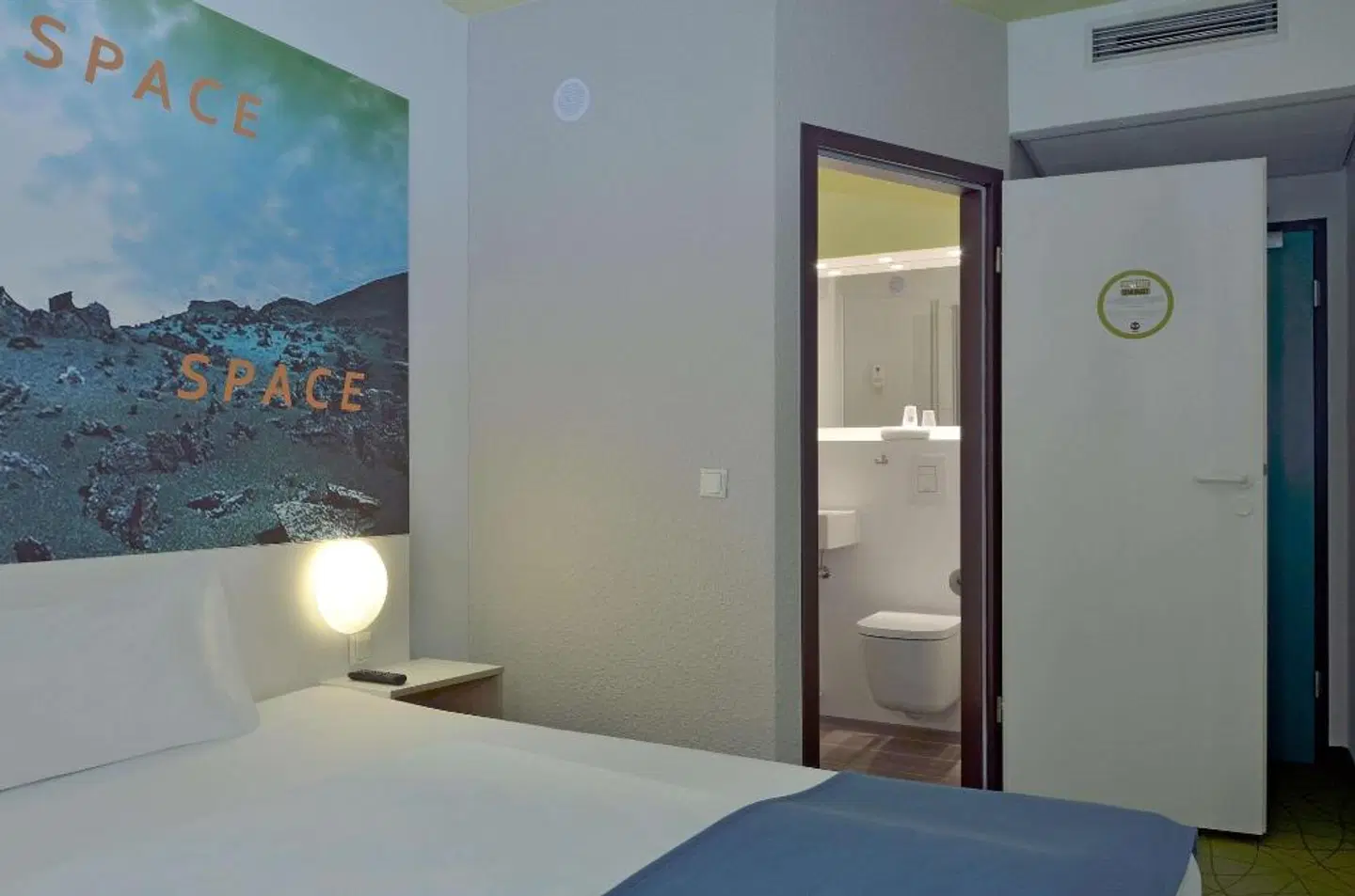 B&B Hotel Köln-Airport ROOM_EXAMPLE