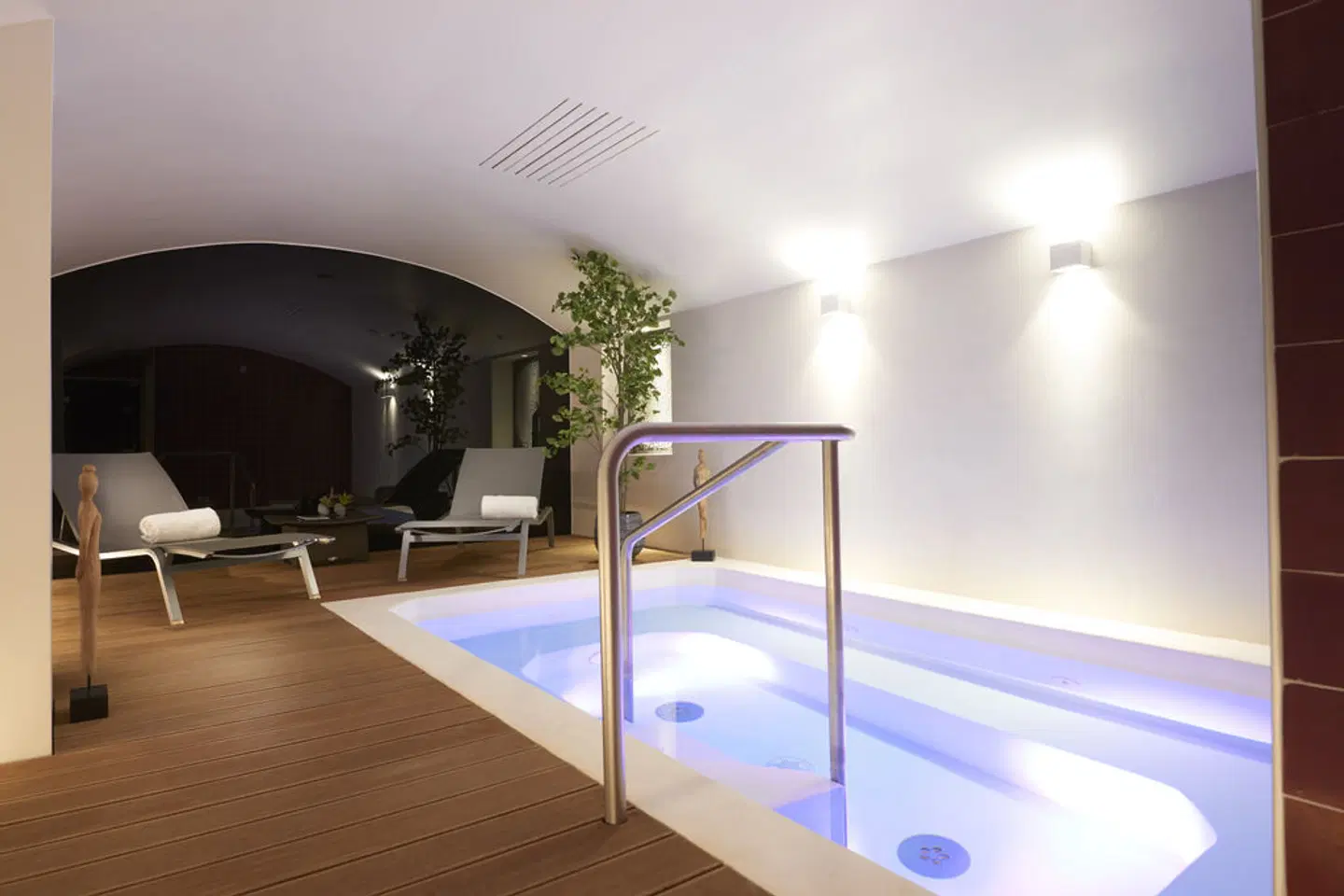 Le Mathurin Hallenbad