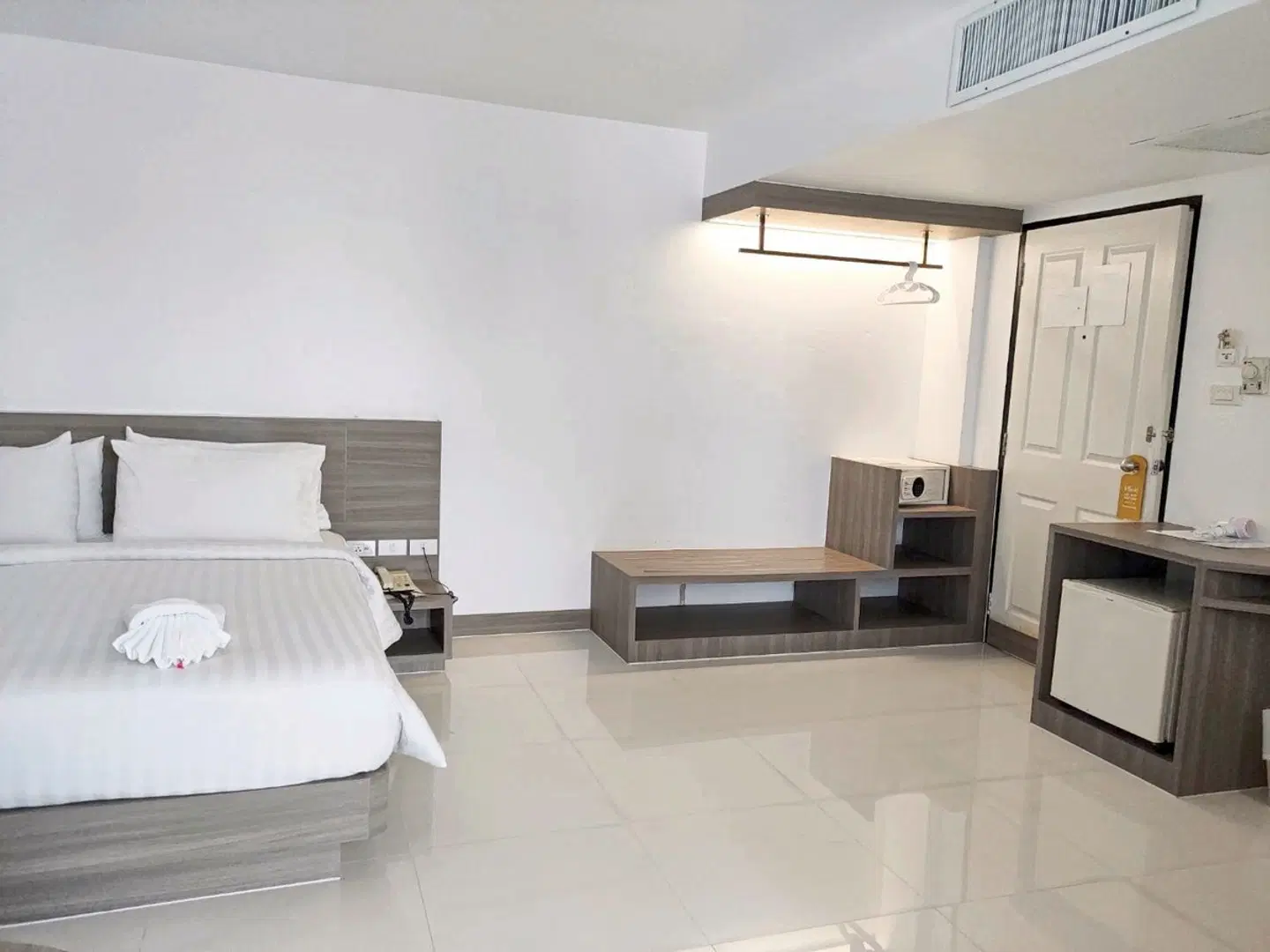 Flipper House ROOM_EXAMPLE