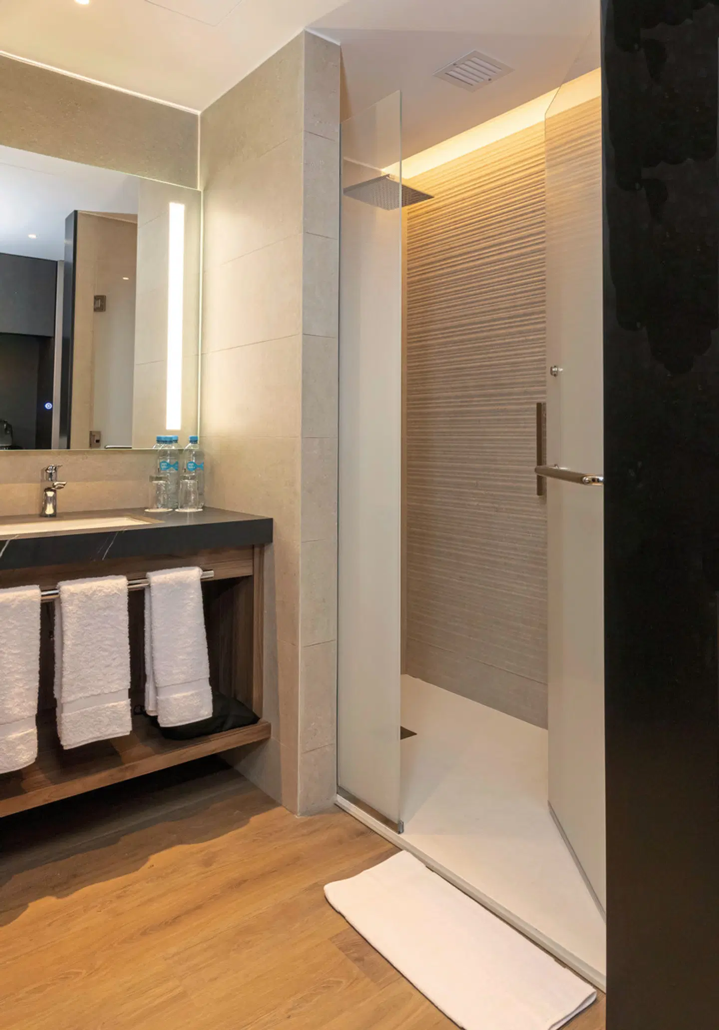 Wyndham Grand Costa Del Sol Lima Airport Badezimmer