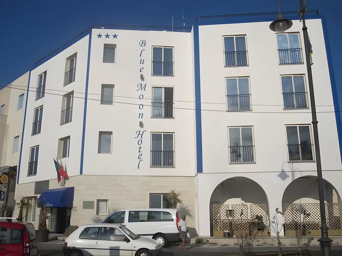 Blue Moon Hotel EXTERIOR