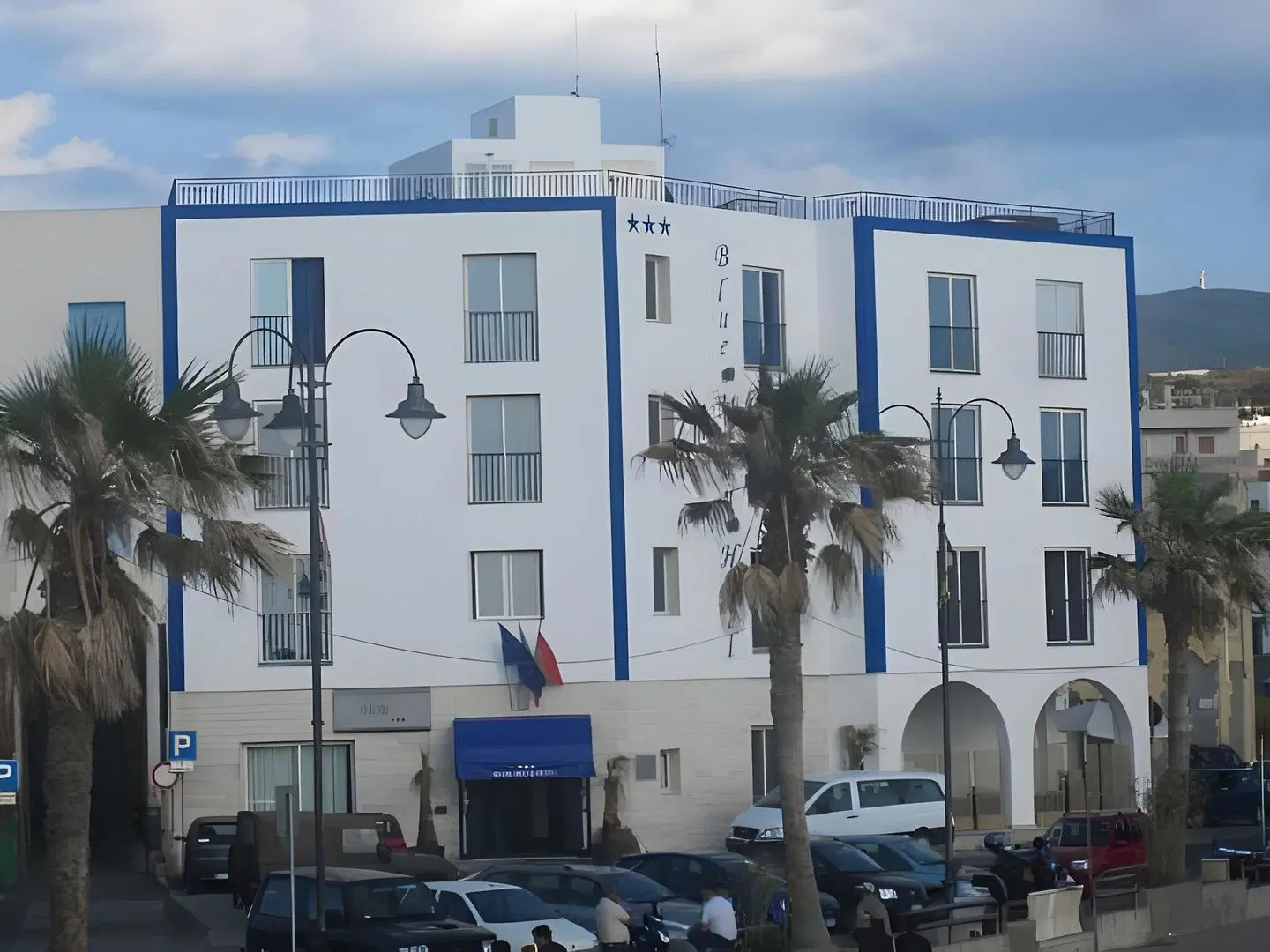 Blue Moon Hotel EXTERIOR