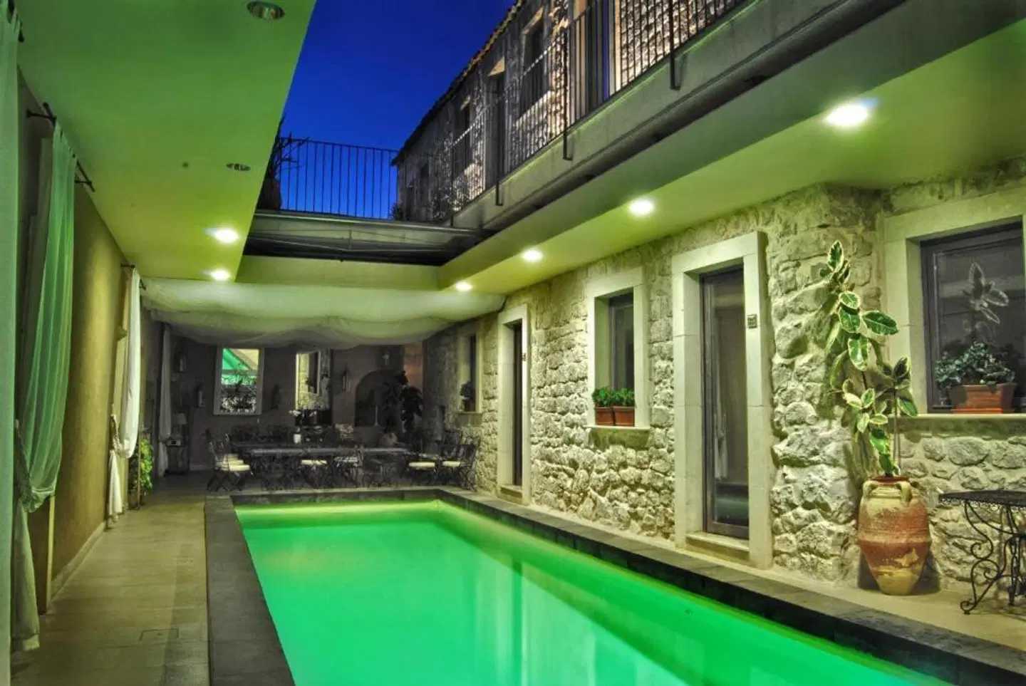 Borgo Hedone Hallenbad