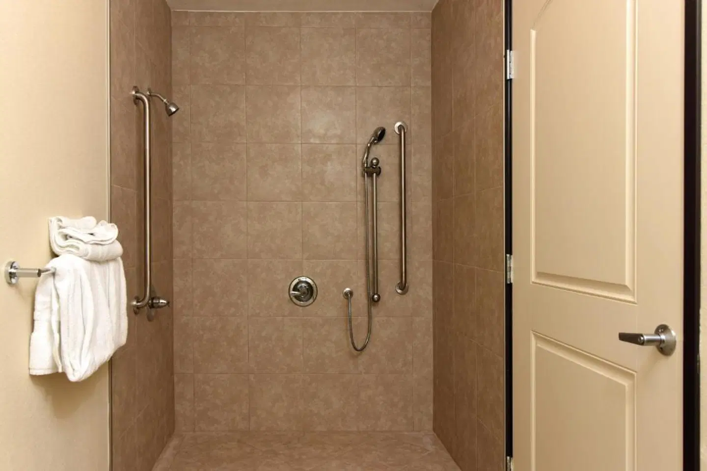 Red Roof Inn Bakersfield Badezimmer