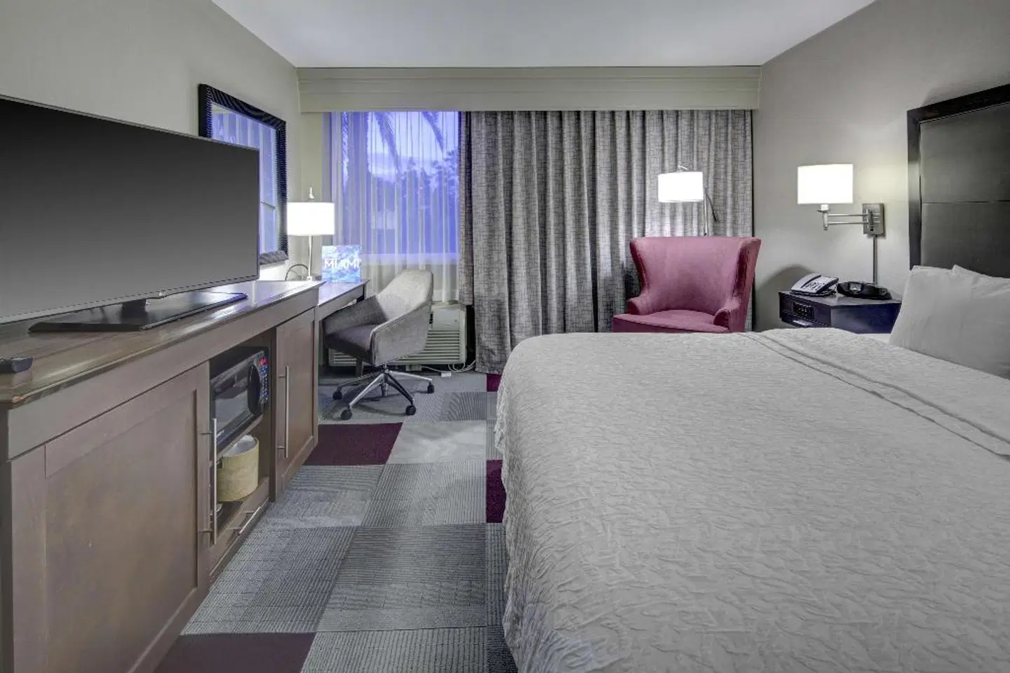 Hampton Inn Miami-Coconut Grove/Coral Gables ROOM_EXAMPLE