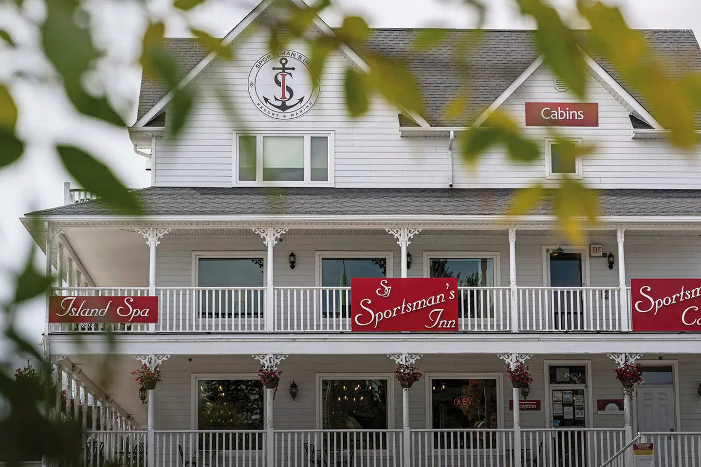 Sportsman's Inn Resort & Marina Bar