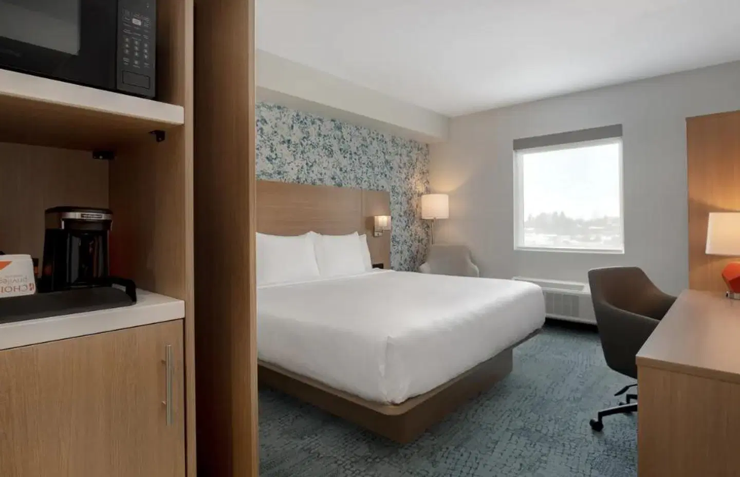 Quality Inn & Suites ROOM_EXAMPLE