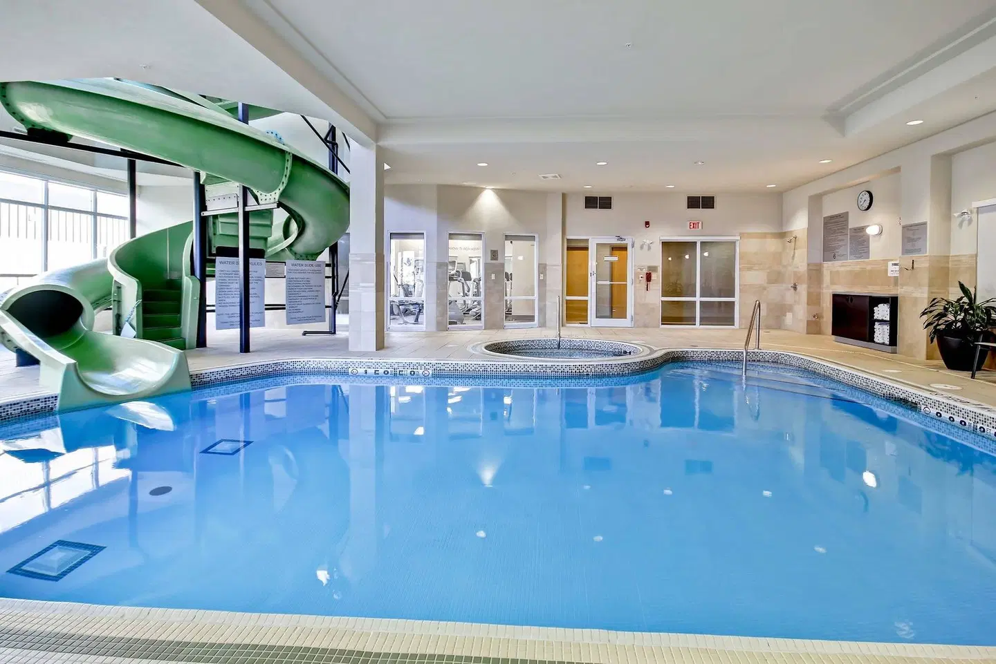 Fairfield Inn & Suites by Marriott Guelph Hallenbad