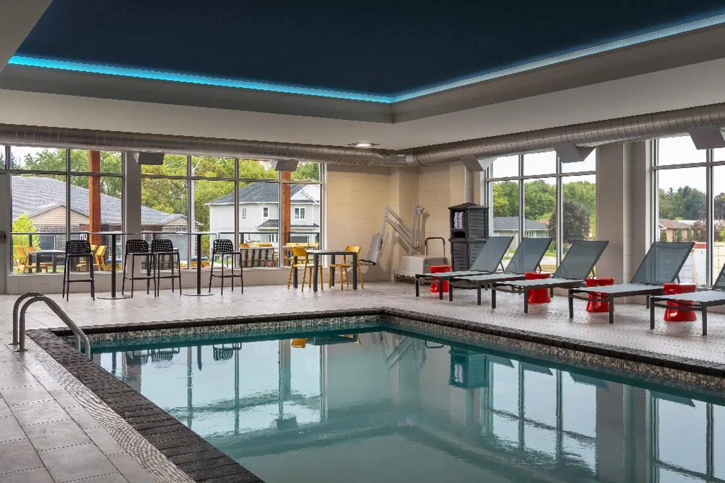 Home2 Suites By Hilton Woodstock On Hallenbad