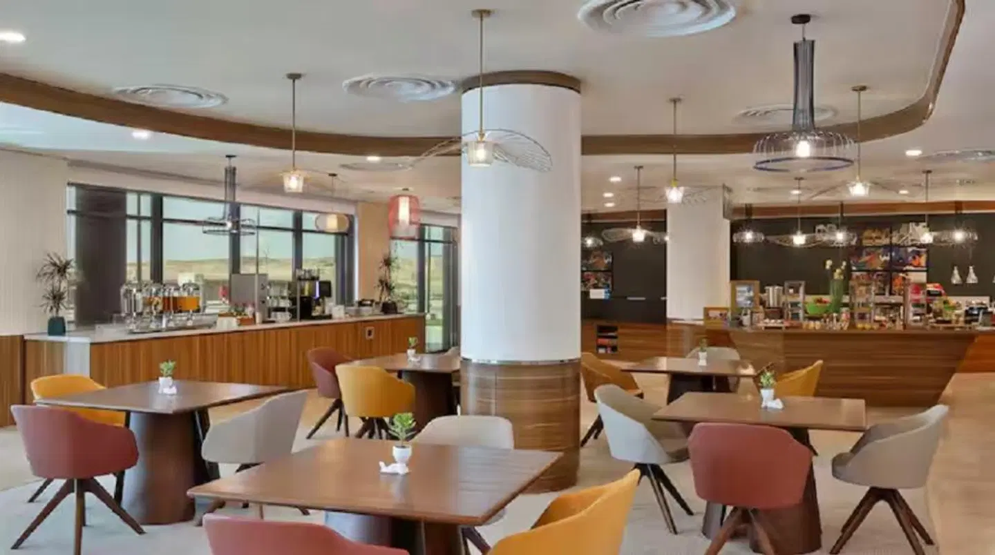 Hampton By Hilton Sharma LOUNGE_LOBBY