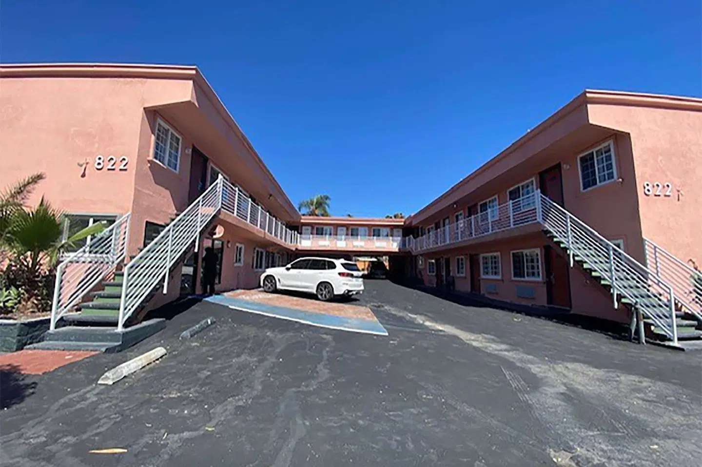 Super 8 by Wyndham Oceanside Downtown EXTERIOR