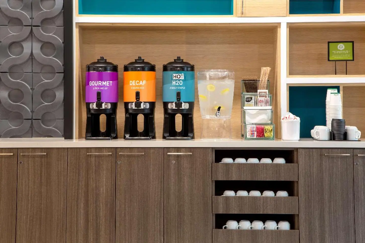 Home2 Suites By Hilton Thunder Bay Bar