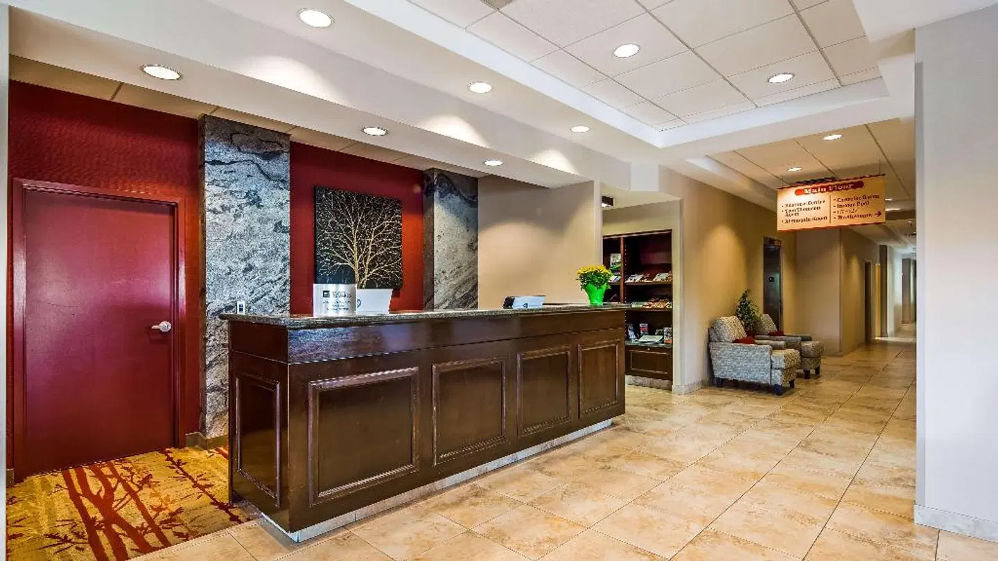 Best Western Plus Muskoka Inn Bar