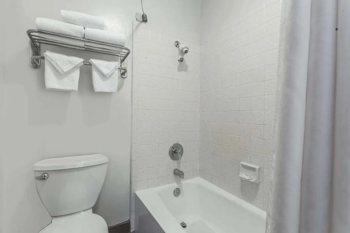 Ramada Mountain View Badezimmer