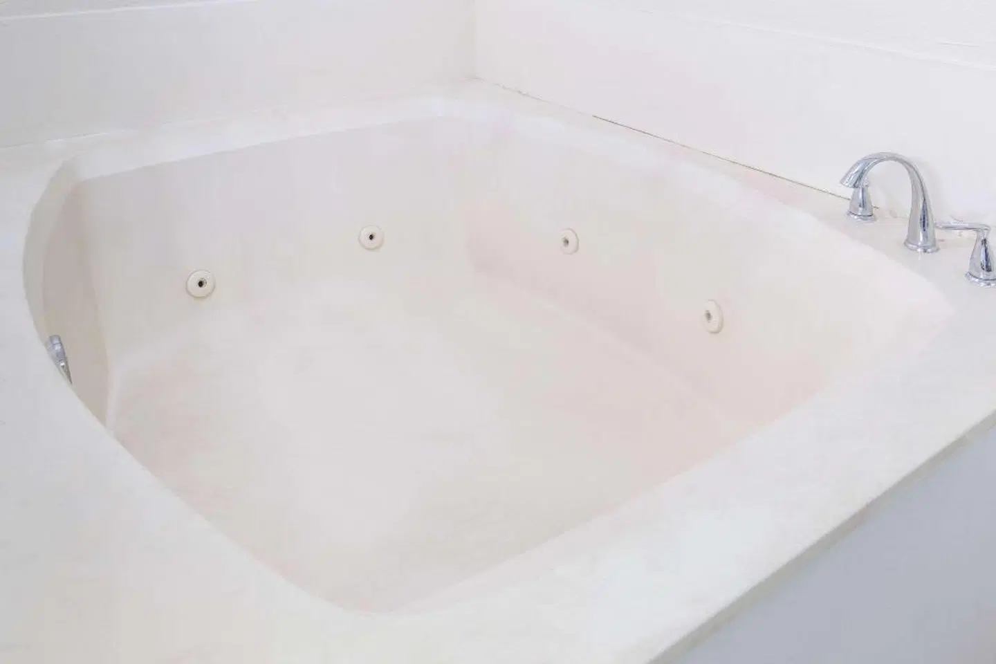 Ramada Ontario Airport MODEL_IMPRESSION