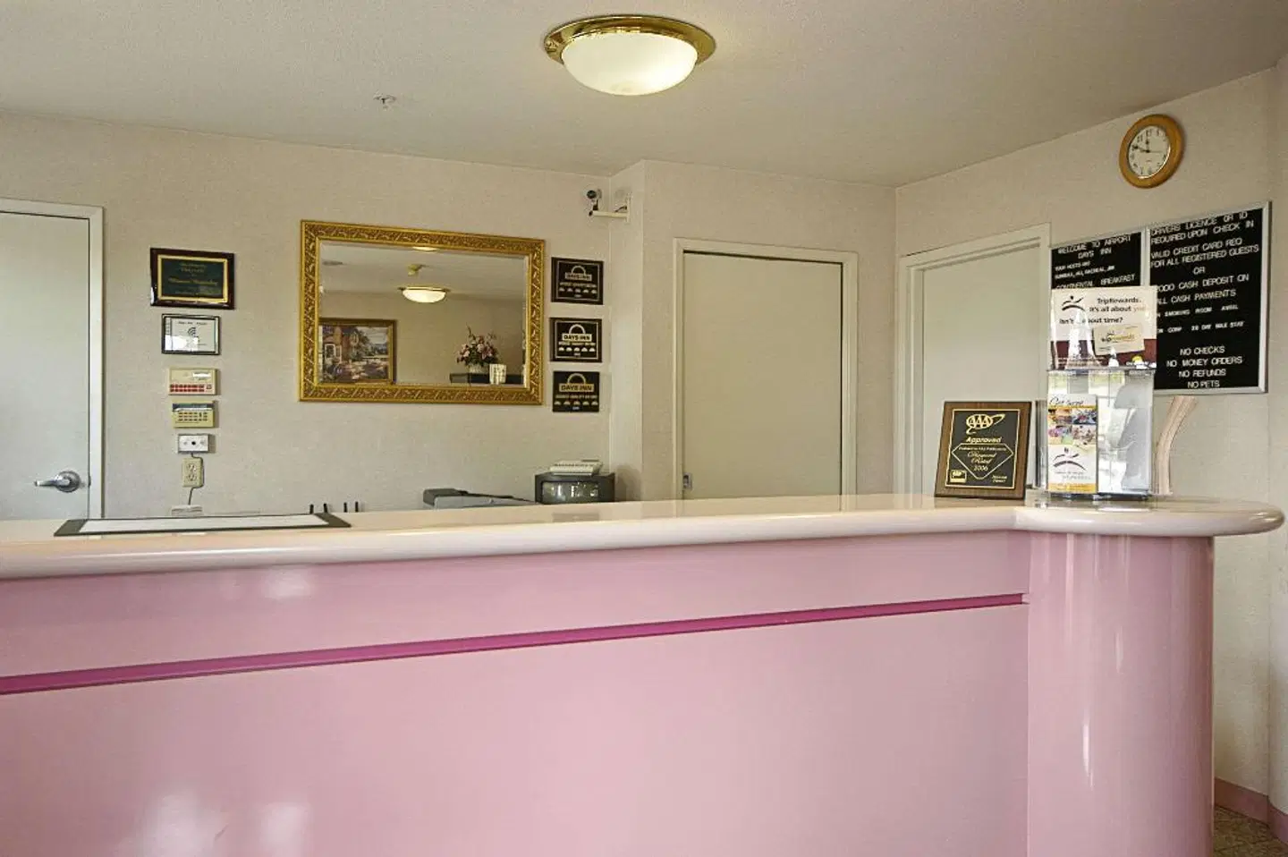 Days Inn by Wyndham Hayward Airport ROOM_EXAMPLE