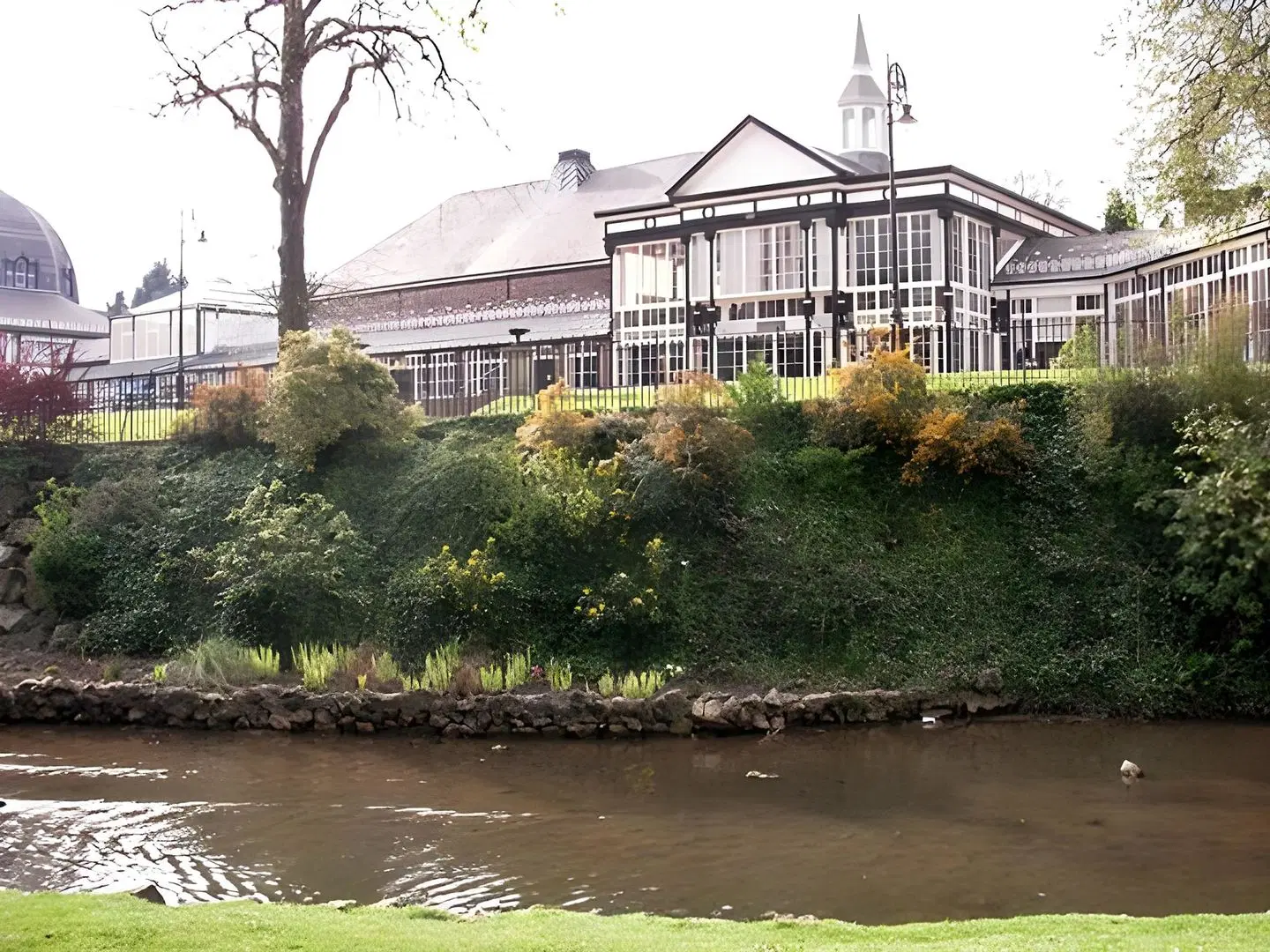 The Westminster Hotel EXTERIOR