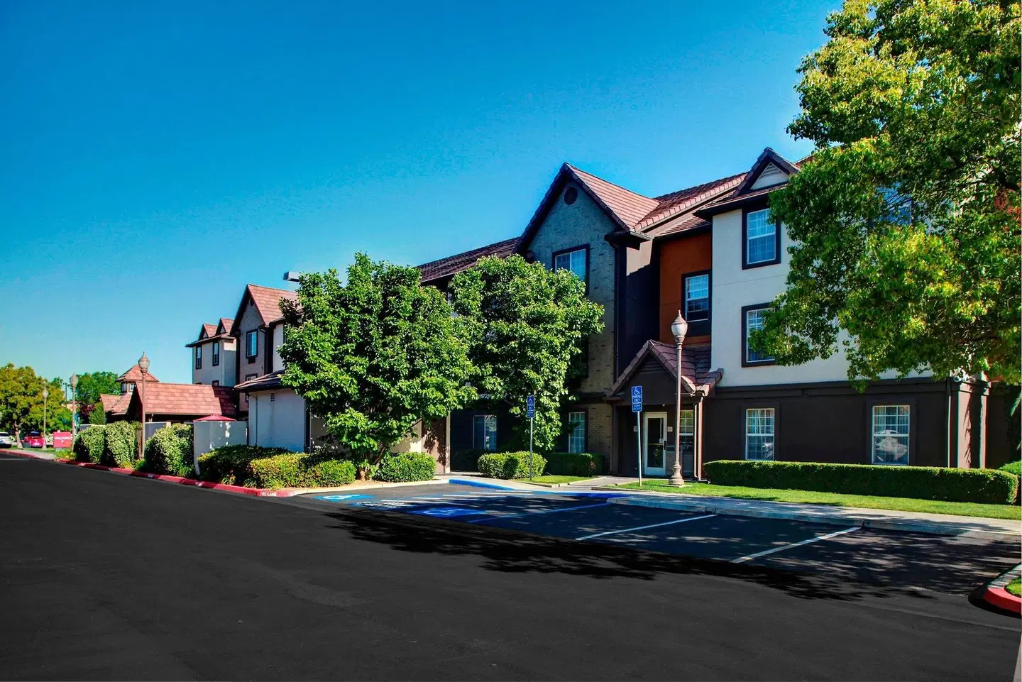 TownePlace Suites by Marriott Fresno EXTERIOR